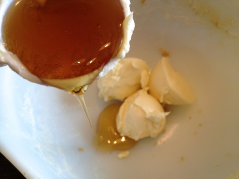 Mix the wet ingredients.