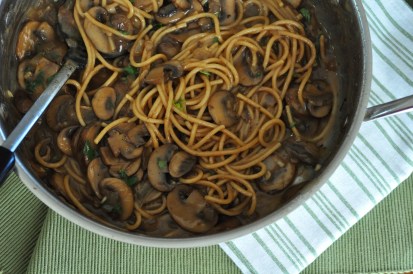 The sauce should be thick enough to cling to the noodles. 